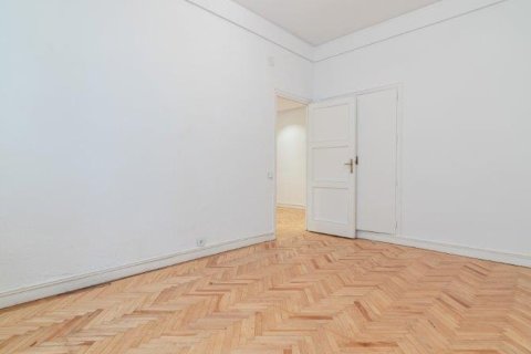 Аренда квартиры в Мадрид, Испания 4 спальни, 260м2 №149718 - фото 16