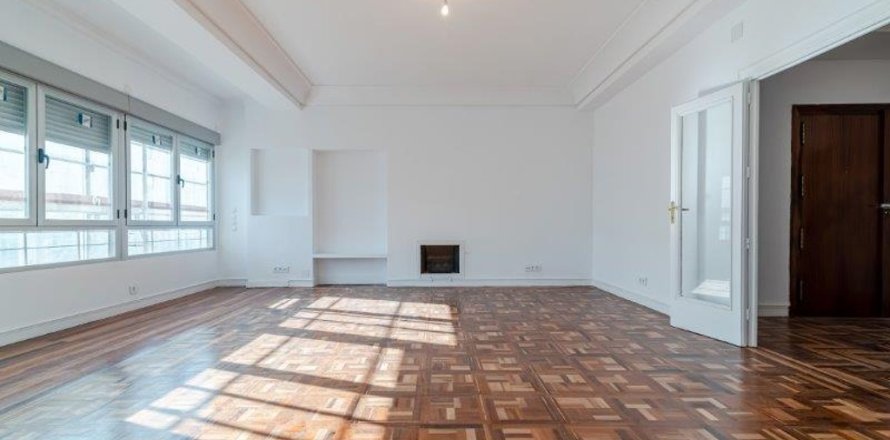 Квартира в Мадрид, Испания 4 спальни, 260м2 №149718