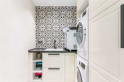 Villa en venta en Majadahonda, Madrid, España 4 dormitorios, 429 m2 No. 149719 - foto 16