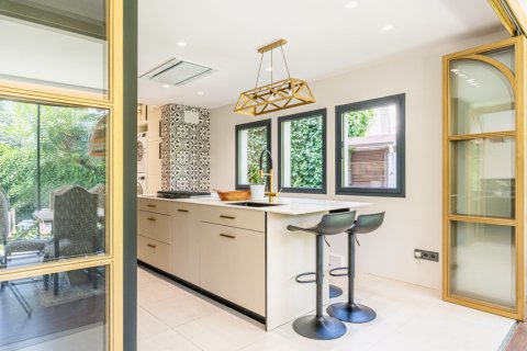 Villa en venta en Majadahonda, Madrid, España 4 dormitorios, 429 m2 No. 149719 - foto 12