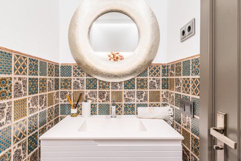 Villa en venta en Majadahonda, Madrid, España 4 dormitorios, 429 m2 No. 149719 - foto 5