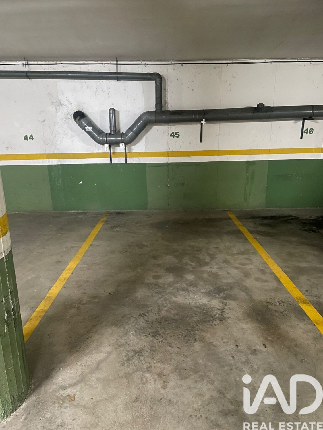 Garage in Sabadell, Barcelona, Spain No. 184702