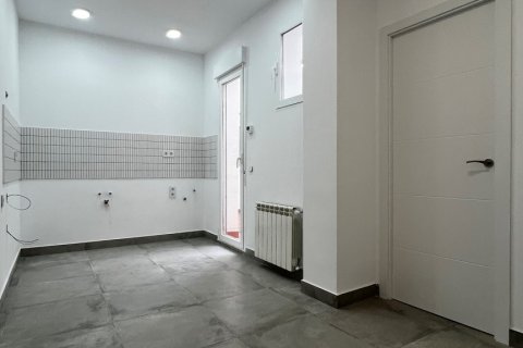 Apartment for sale in Madrid, Spain 2 bedrooms, 51 sq.m. No. 181686 - photo 2