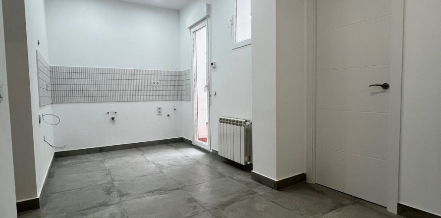 Apartment in Madrid, Spain 2 bedrooms, 51 sq.m. No. 181686