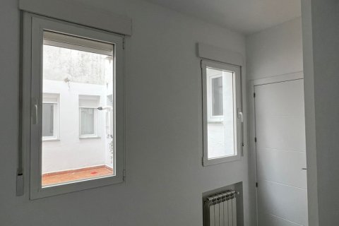Apartment for sale in Madrid, Spain 2 bedrooms, 49 sq.m. No. 181687 - photo 3