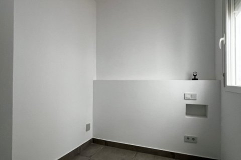 Apartment for sale in Madrid, Spain 2 bedrooms, 49 sq.m. No. 181687 - photo 2