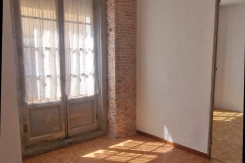 Apartment for sale in Madrid, Spain 4 bedrooms, 163 sq.m. No. 181685 - photo 3