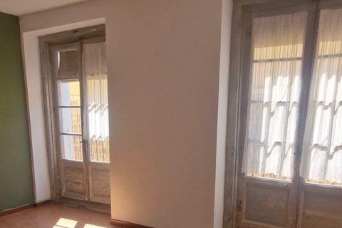 Apartment for sale in Madrid, Spain 4 bedrooms, 163 sq.m. No. 181685 - photo 1