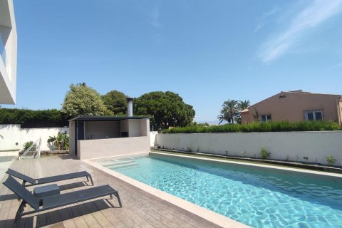 Villa à vendre à Alicante, Espagne, 5 chambres, 361 m2 No. 181684 - photo 19
