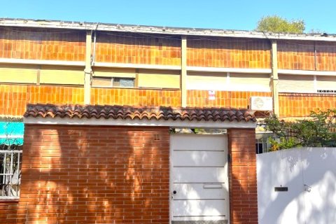 House in Barcelona, Spain 2 bedrooms, 67 sq.m. No. 167110