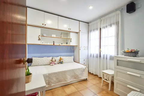 House for sale in Vilassar de Mar, Barcelona, Spain 3 bedrooms, 110 sq.m. No. 167109 - photo 12
