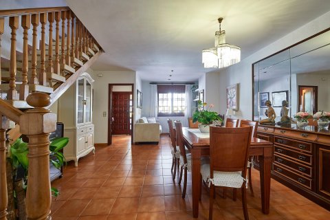 House for sale in Vilassar de Mar, Barcelona, Spain 3 bedrooms, 110 sq.m. No. 167109 - photo 2