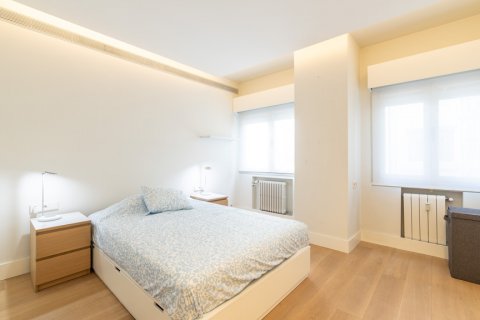Apartamento en alquiler Madrid, España 3 dormitorios, 220 m2 No. 107192 - foto 7