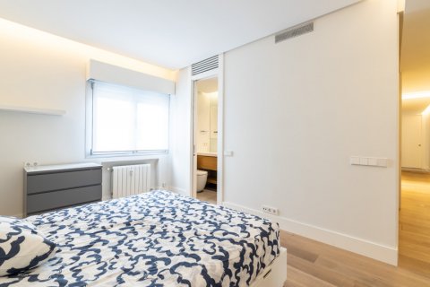 Apartamento en alquiler Madrid, España 3 dormitorios, 220 m2 No. 107192 - foto 4