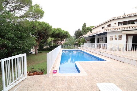 Villa for sale in Campoamor, Alicante, Spain 7 bedrooms, 285 sq.m. No. 145116 - photo 1