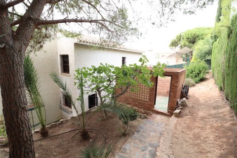 Villa for sale in Campoamor, Alicante, Spain 7 bedrooms, 285 sq.m. No. 145116 - photo 3