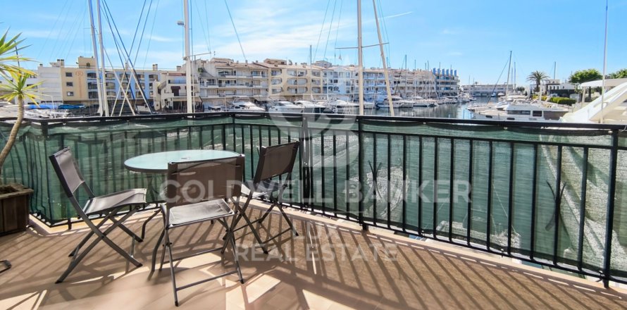 Apartment in Empuriabrava, Girona, Spain 3 bedrooms, 109 sq.m. No. 158608