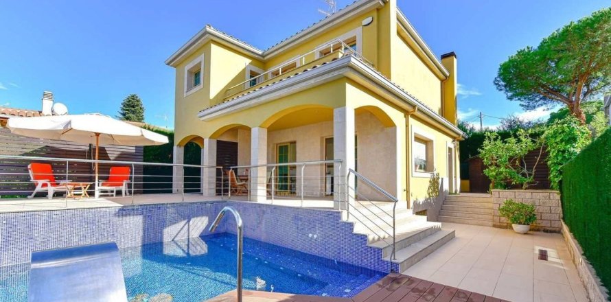 House à Platja D'aro, Girona, Espagne 4 chambres, 238 m2 No. 168503
