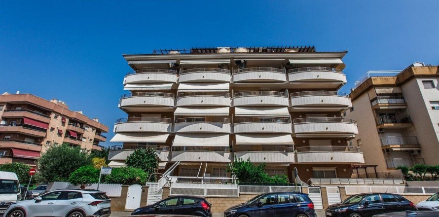 Huoneisto Calafell, Tarragona, Espanja 3 makuuhuonetta, 135 m2 No. 168500