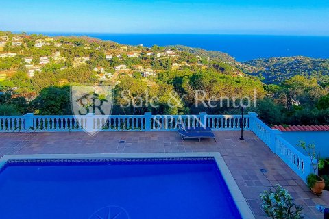 Сasa en venta en Lloret de Mar, Gerona, España 6 dormitorios, 175 m2 No. 168505 - foto 3