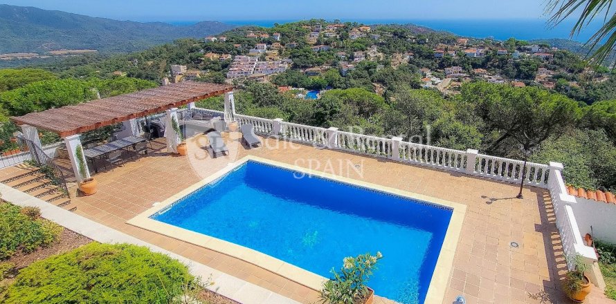 Сasa en Lloret de Mar, Gerona, España 6 dormitorios, 175 m2 No. 168505