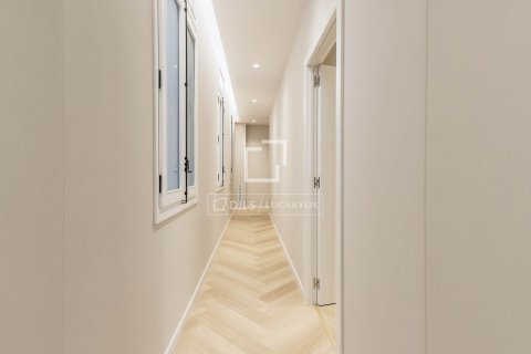 Apartament w Barcelona, Hiszpania 3 sypialnie, 131 mkw. nr 150986 – zdjęcie 14