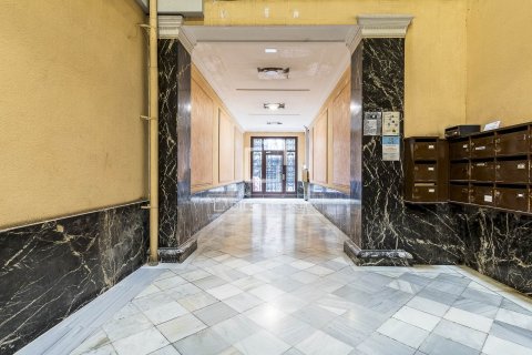 Apartament w Barcelona, Hiszpania 3 sypialnie, 131 mkw. nr 150986 – zdjęcie 28