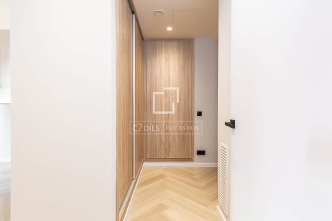 Apartament w Barcelona, Hiszpania 3 sypialnie, 131 mkw. nr 150986 – zdjęcie 12