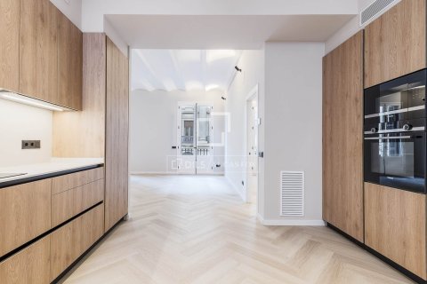 Apartament w Barcelona, Hiszpania 3 sypialnie, 131 mkw. nr 150986 – zdjęcie 9