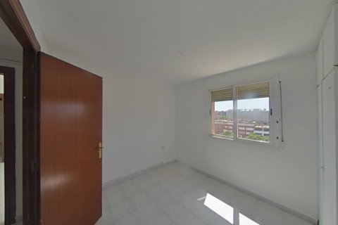 Apartment for sale in Barcelona, Spain 3 bedrooms, 81 sq.m. No. 167095 - photo 18
