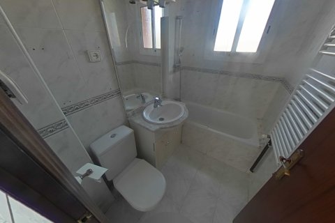 Apartment for sale in Barcelona, Spain 3 bedrooms, 81 sq.m. No. 167095 - photo 23