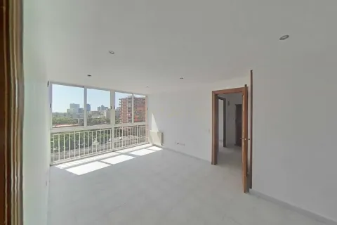 Apartment for sale in Barcelona, Spain 3 bedrooms, 81 sq.m. No. 167095 - photo 30