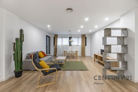 Huoneisto myytävänä Terrassa, Barcelona, Espanja, 3 makuuhuonetta, 120 m2 No. 167096 - kuva 2