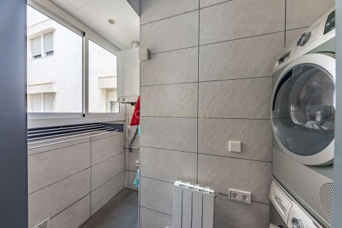 Apartment for sale in Barcelona, Spain 2 bedrooms, 101 sq.m. No. 167092 - photo 28