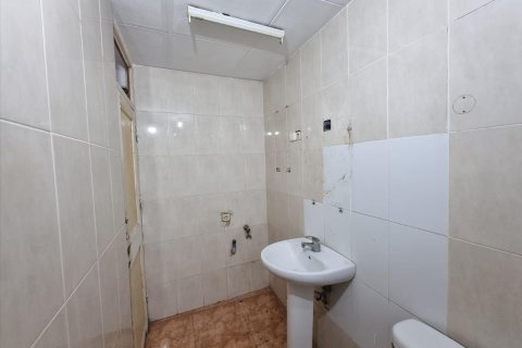 Apartment for sale in Barcelona, Spain 3 bedrooms, 79 sq.m. No. 167094 - photo 17