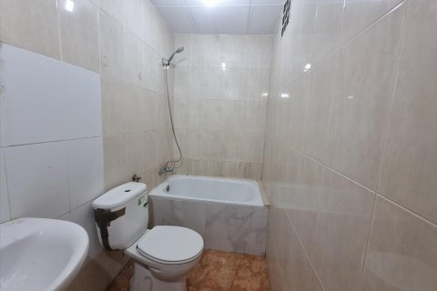 Apartment for sale in Barcelona, Spain 3 bedrooms, 79 sq.m. No. 167094 - photo 16