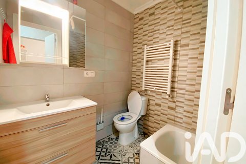 Apartment for sale in Langreo, Asturias, Spain 2 bedrooms, 83 sq.m. No. 185015 - photo 17