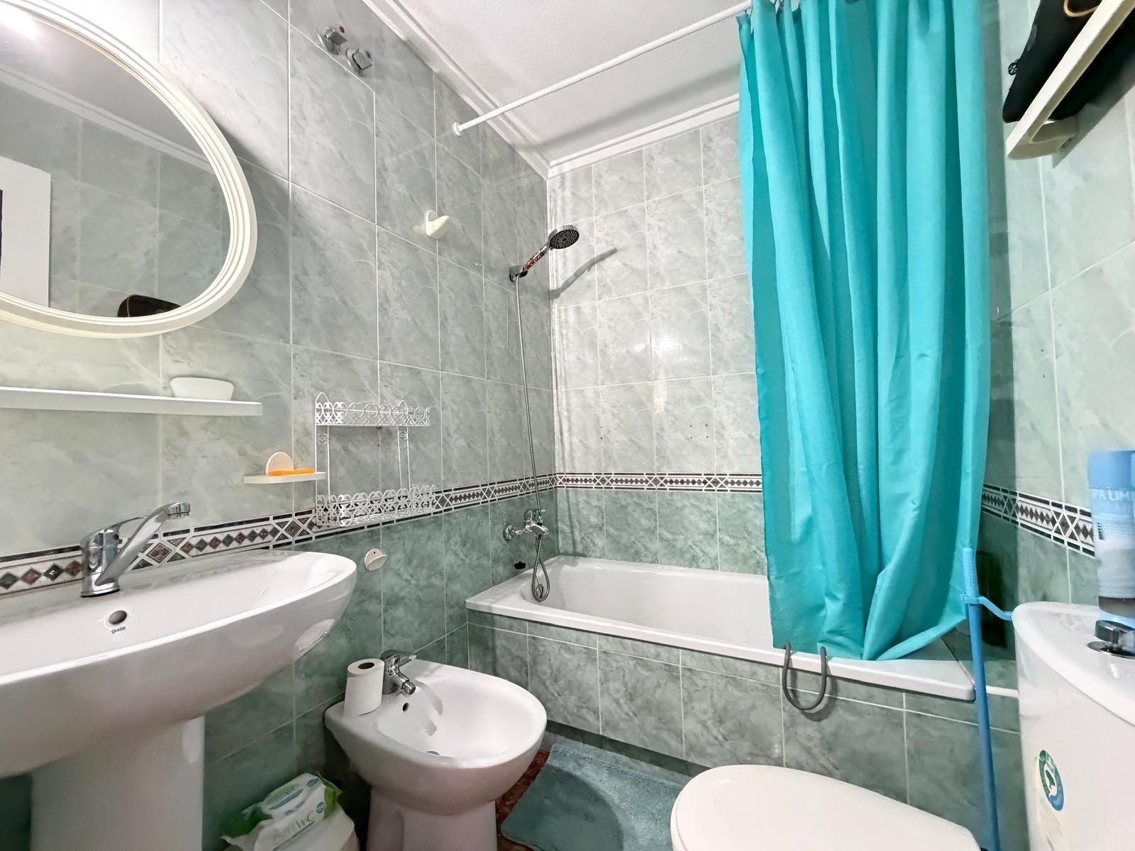 Apartamento en Torrevieja, Alicante, España 1 dormitorio, 48 m2 No. 182929