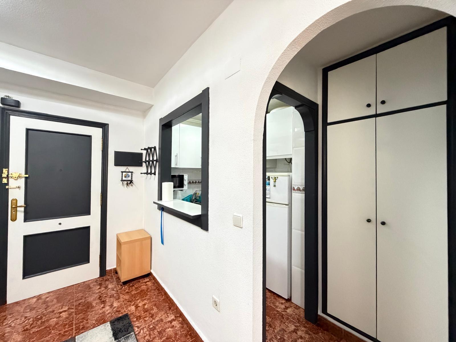 Apartamento en Torrevieja, Alicante, España 1 dormitorio, 48 m2 No. 182929