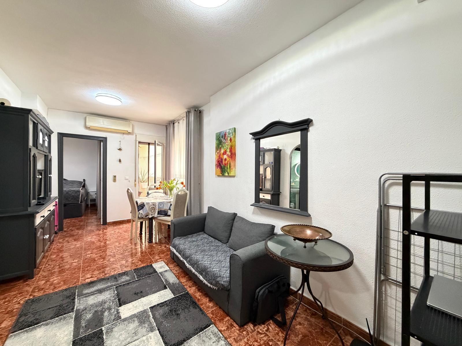 Apartamento en Torrevieja, Alicante, España 1 dormitorio, 48 m2 No. 182929