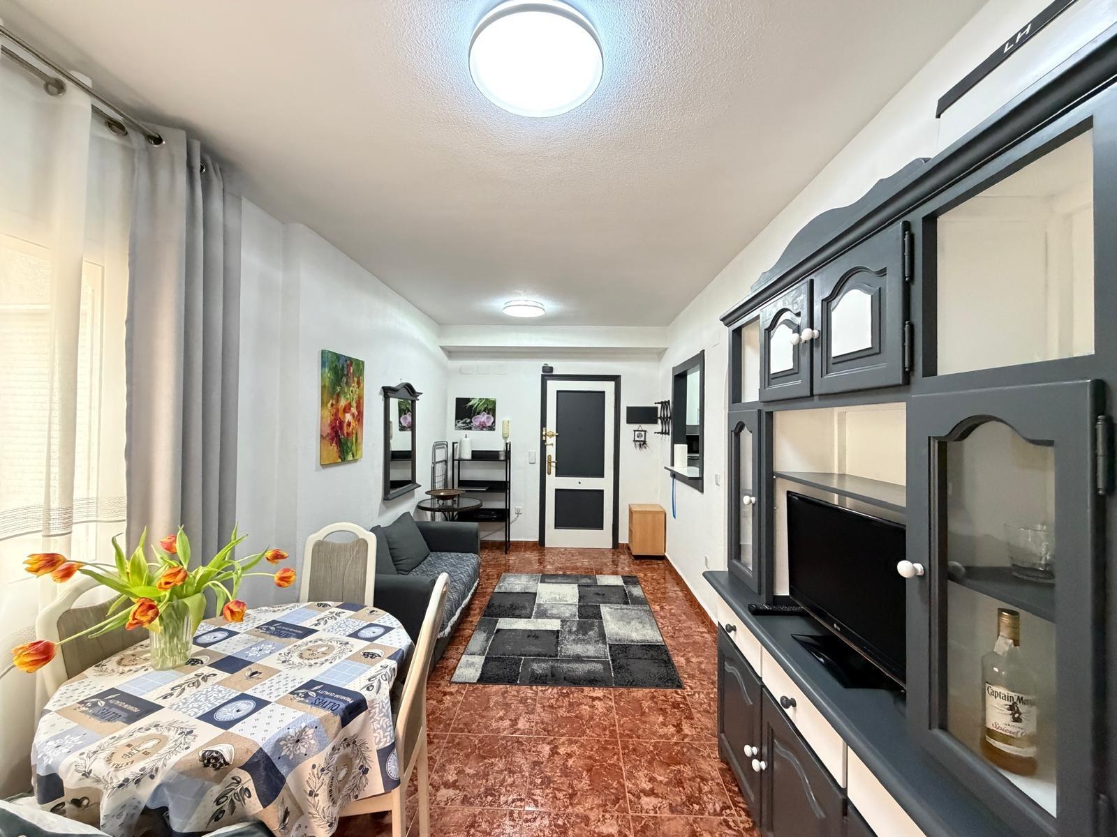 Apartamento en Torrevieja, Alicante, España 1 dormitorio, 48 m2 No. 182929