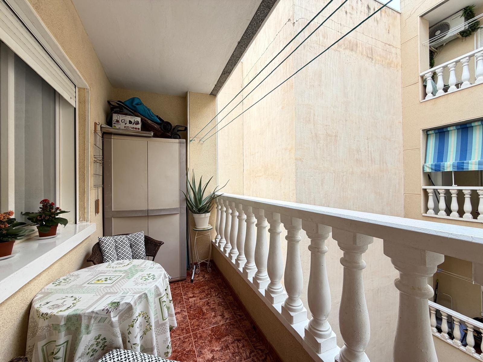 Apartamento en Torrevieja, Alicante, España 1 dormitorio, 48 m2 No. 182929