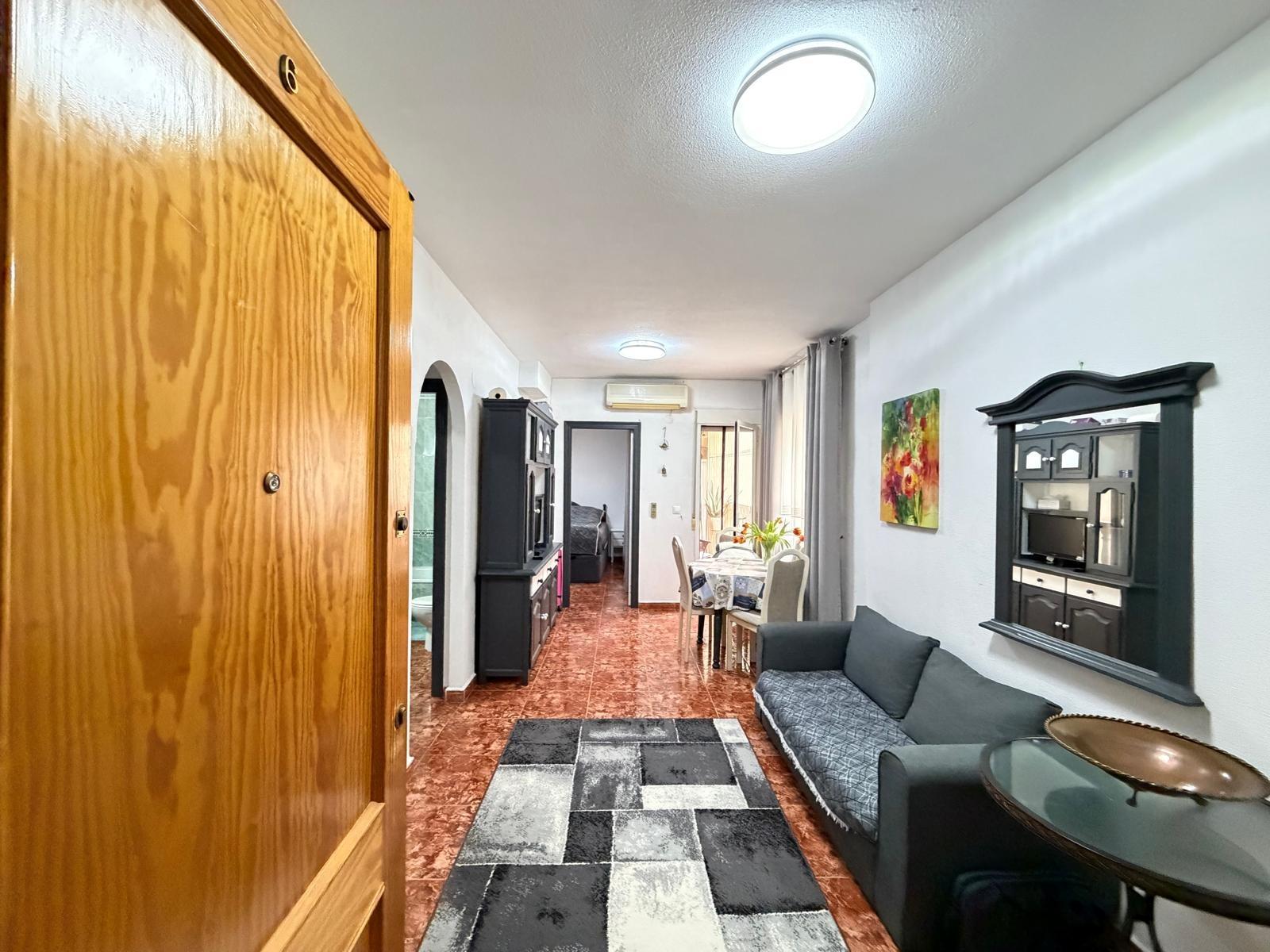Apartamento en Torrevieja, Alicante, España 1 dormitorio, 48 m2 No. 182929