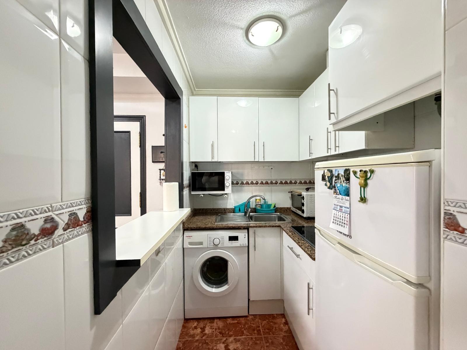 Apartamento en Torrevieja, Alicante, España 1 dormitorio, 48 m2 No. 182929