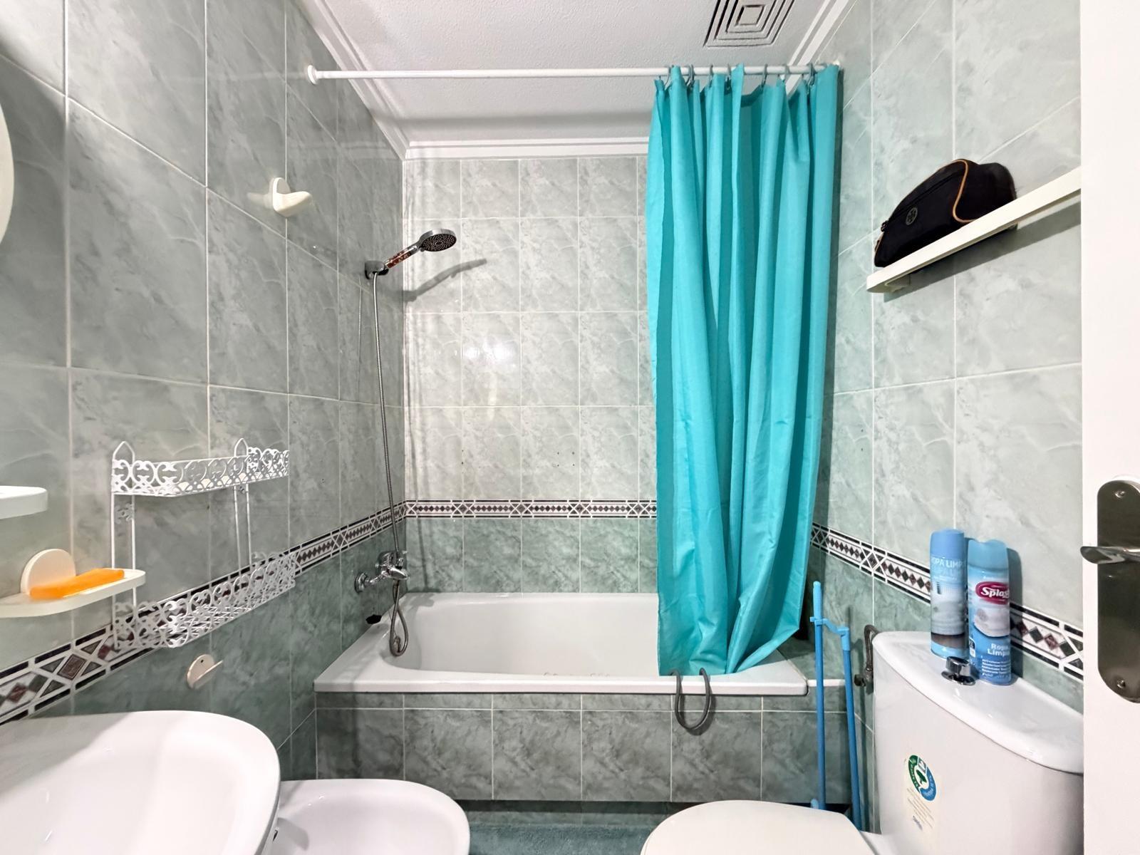 Apartamento en Torrevieja, Alicante, España 1 dormitorio, 48 m2 No. 182929