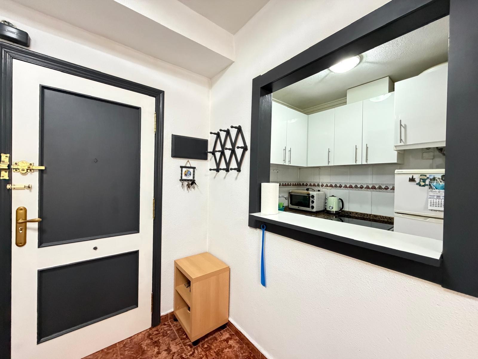 Apartamento en Torrevieja, Alicante, España 1 dormitorio, 48 m2 No. 182929