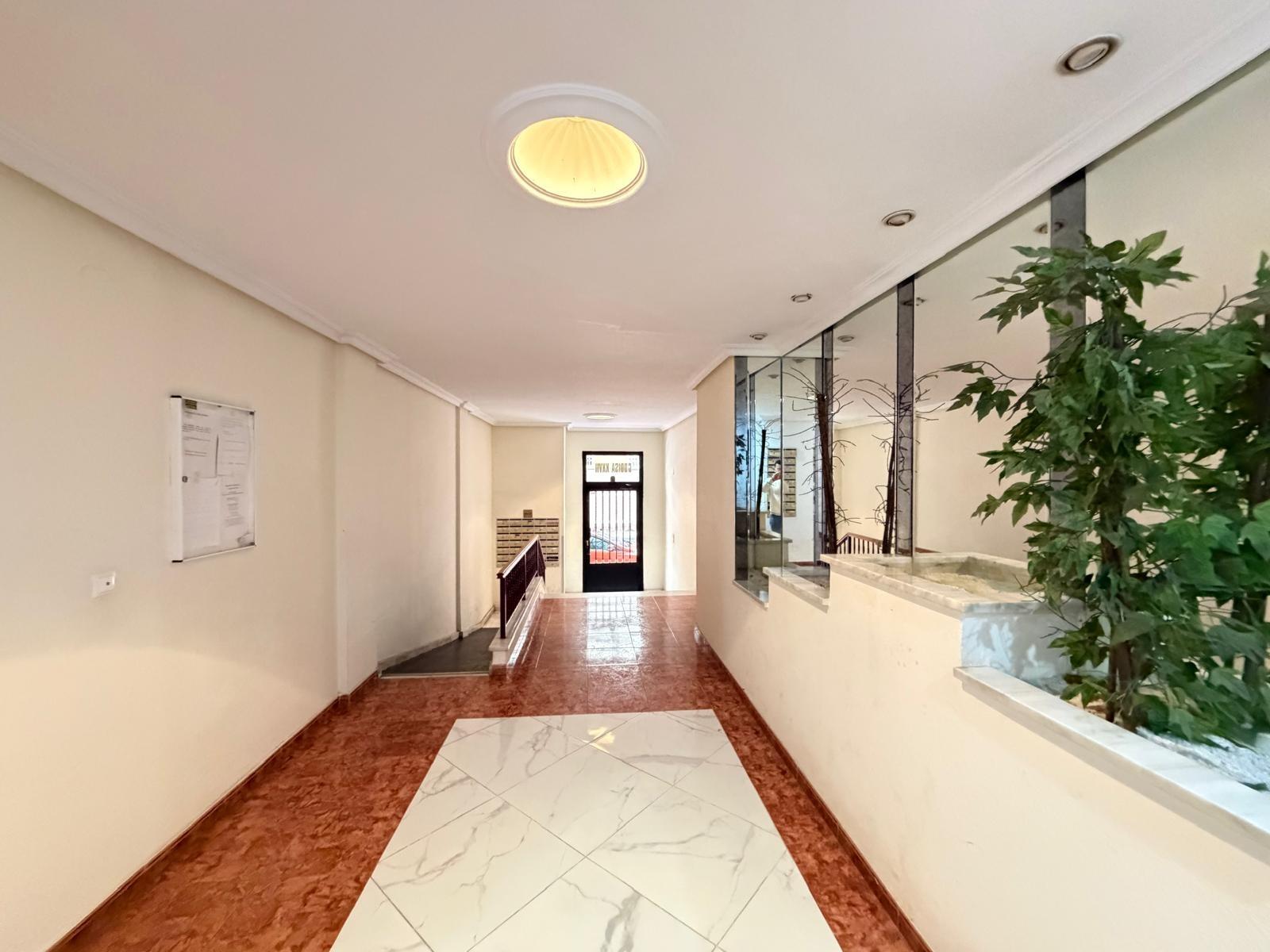 Apartamento en Torrevieja, Alicante, España 1 dormitorio, 48 m2 No. 182929