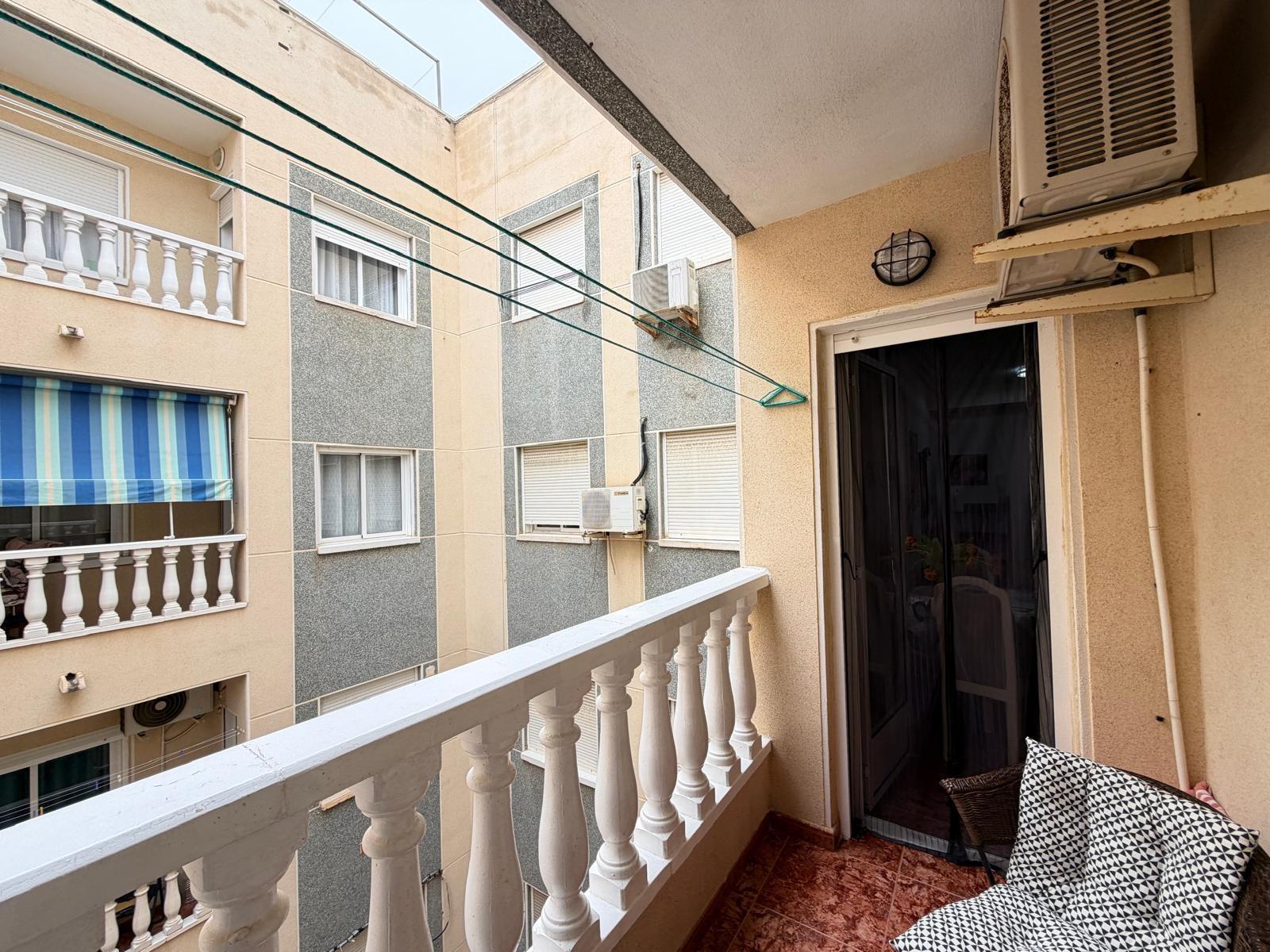 Apartamento en Torrevieja, Alicante, España 1 dormitorio, 48 m2 No. 182929