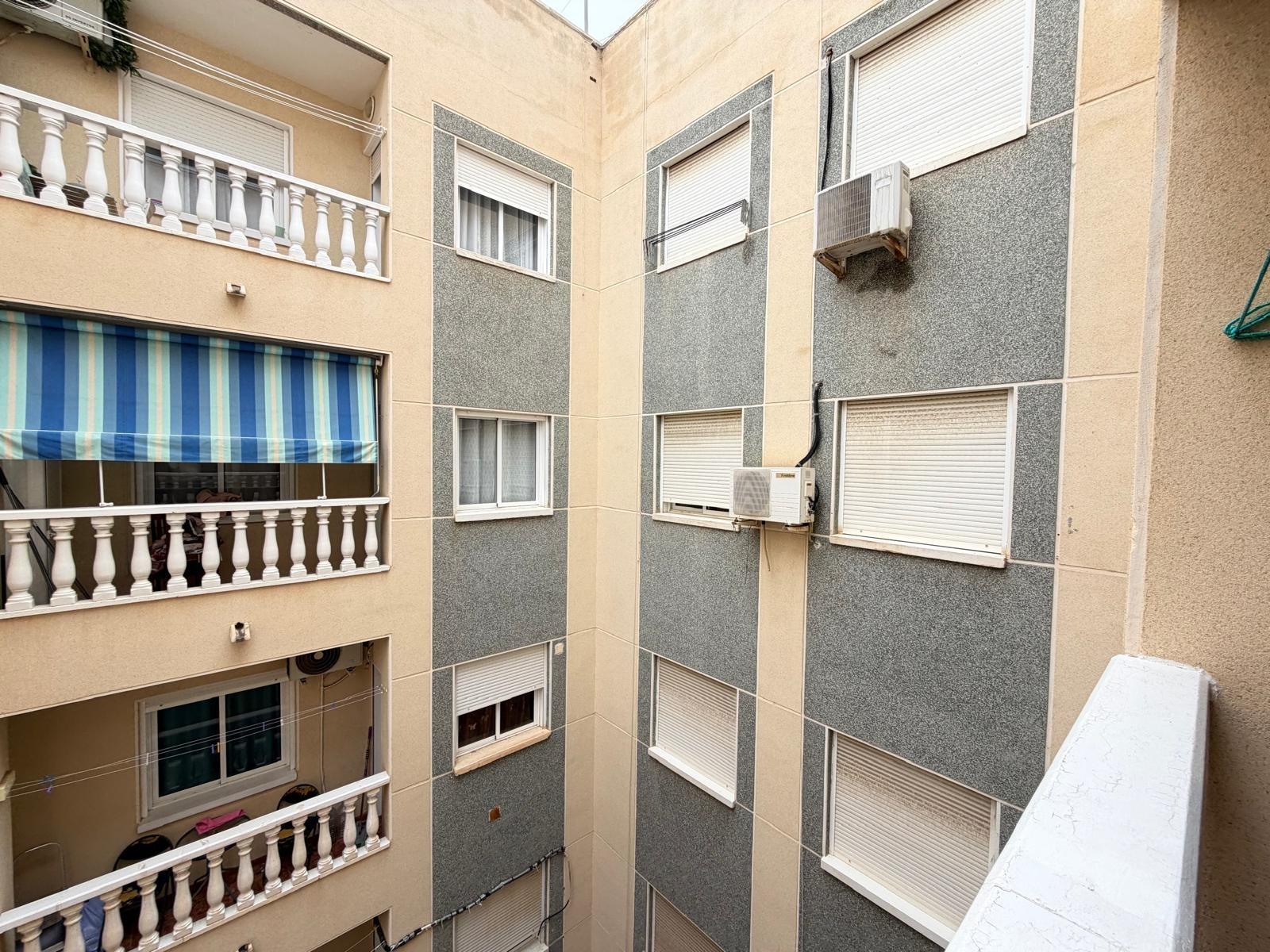Apartamento en Torrevieja, Alicante, España 1 dormitorio, 48 m2 No. 182929