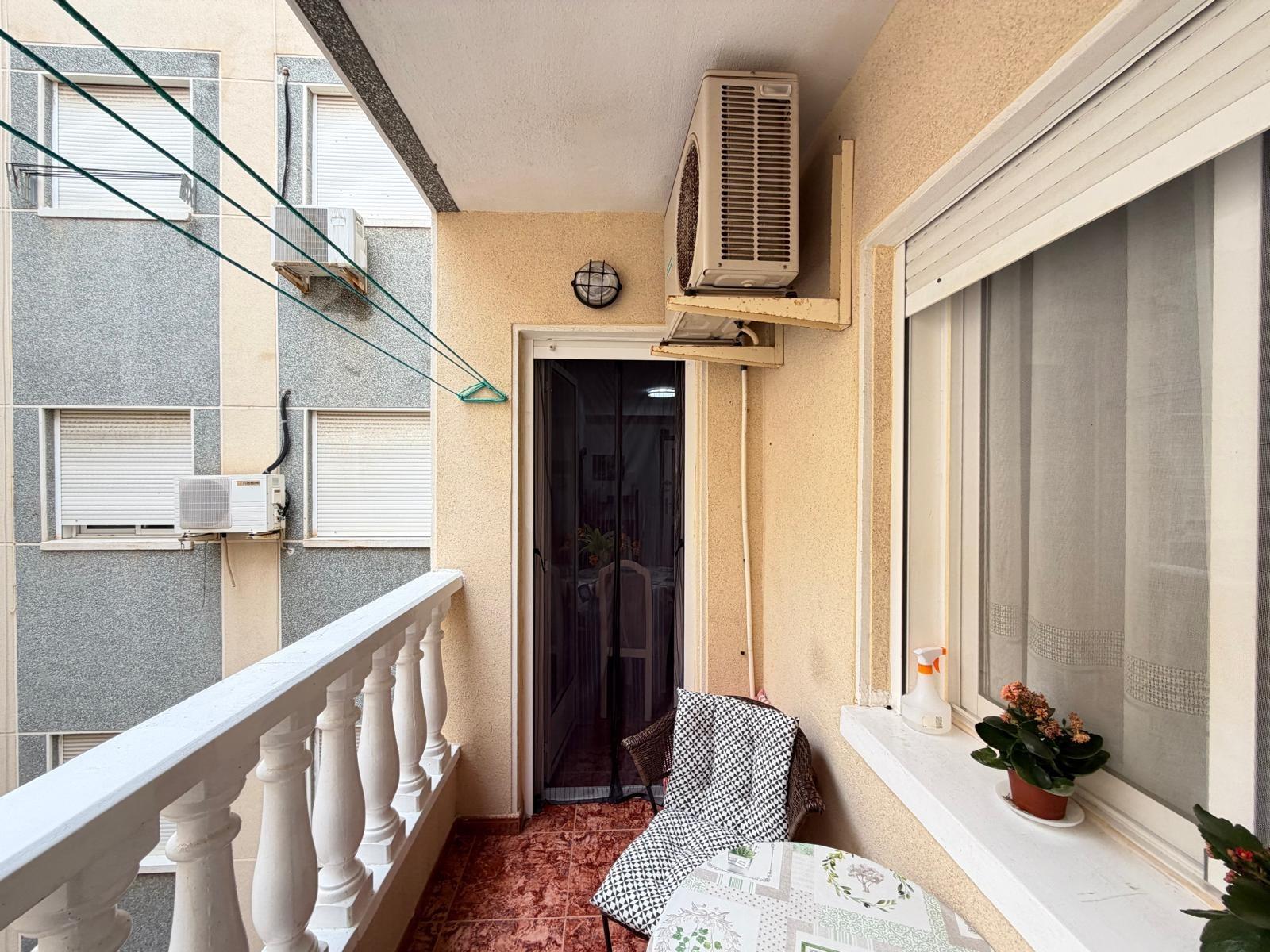 Apartamento en Torrevieja, Alicante, España 1 dormitorio, 48 m2 No. 182929
